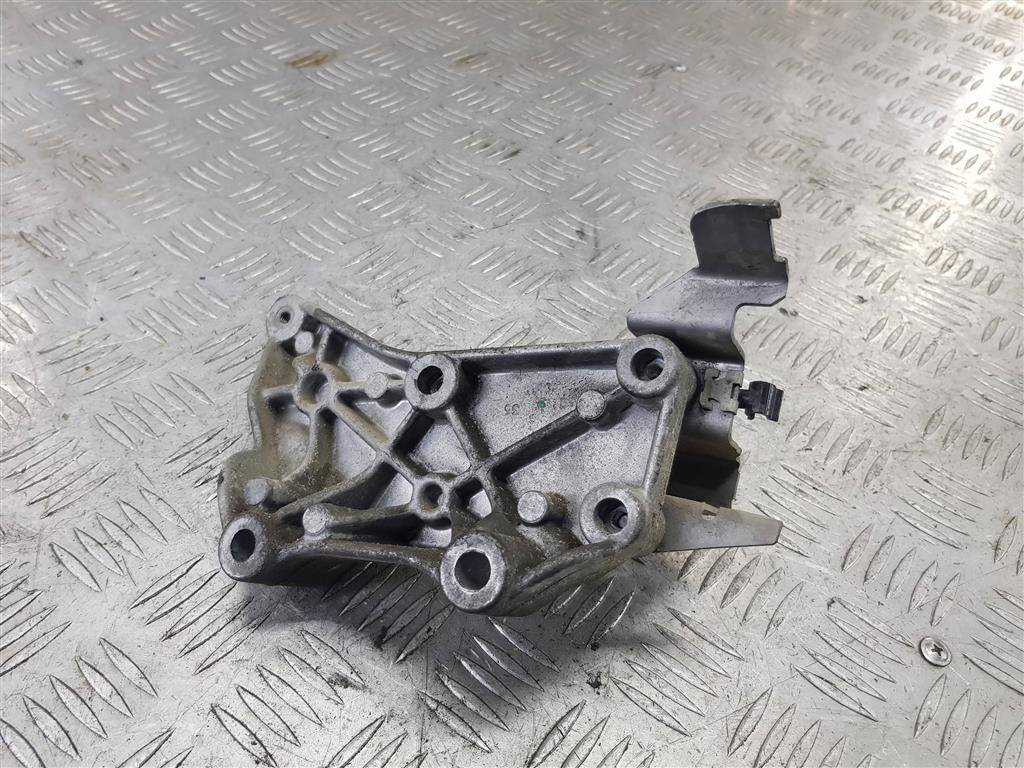 кронштейн коллектора MERCEDES-BENZ Vito  A6510940039, 750 рублей, Москва