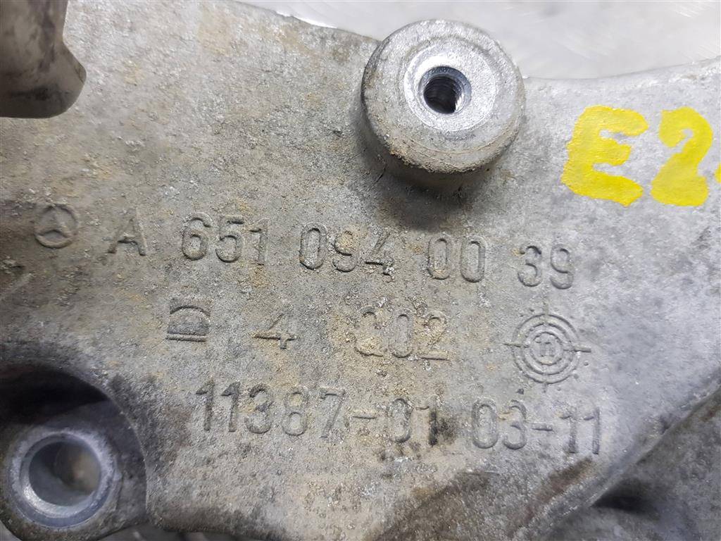 кронштейн коллектора MERCEDES-BENZ Vito  A6510940039, 750 рублей, Москва