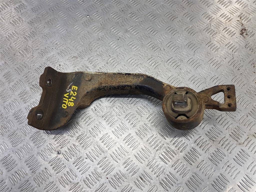 подушка редуктора MERCEDES-BENZ Vito  A6393500585, 1440 рублей, Москва