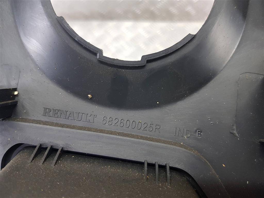 накладка торпедо Renault Master  682600025R, 1550 рублей, Москва