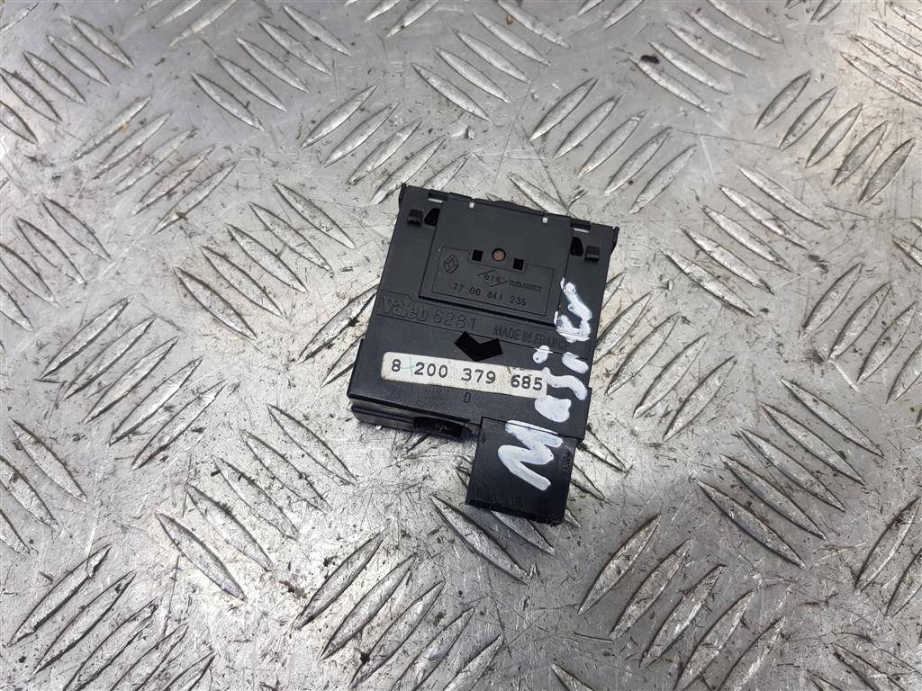 кнопка регулировки фар Renault Master  8200379685, 750 рублей, Москва