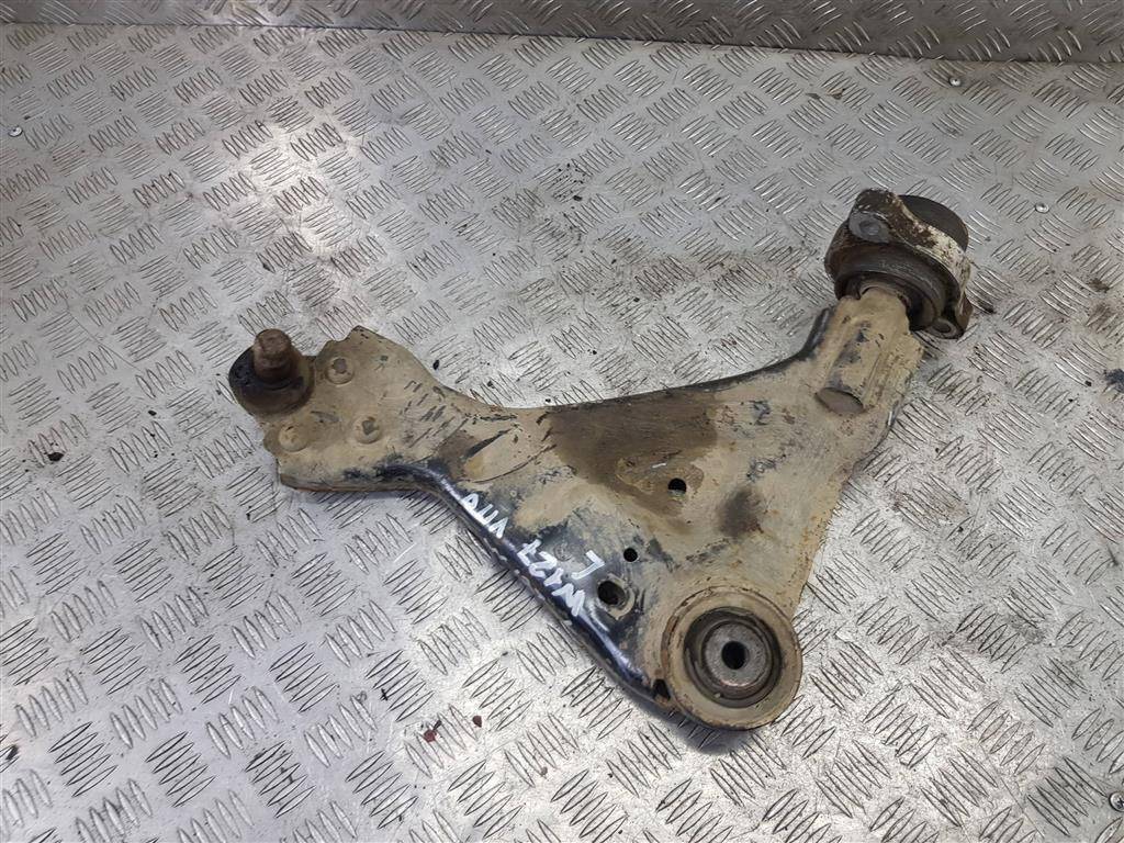 рычаг MERCEDES-BENZ Vito  A6393301401, 5230 рублей, Москва