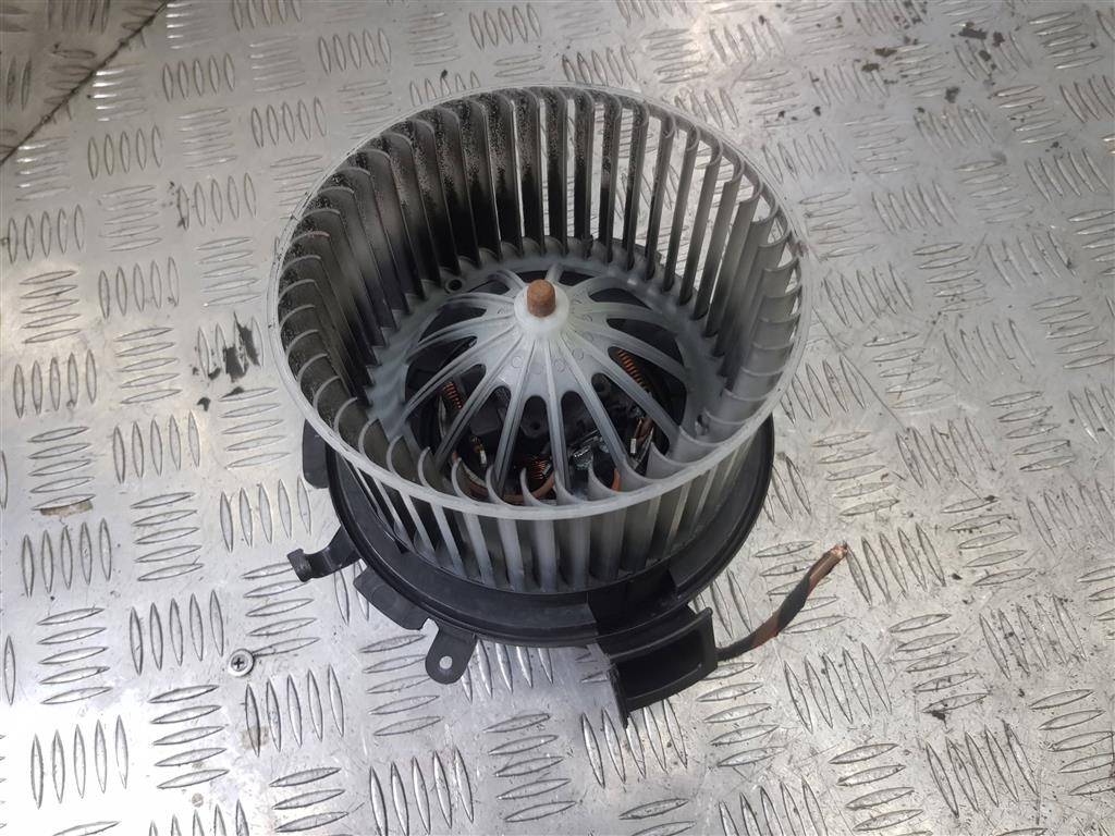 моторчик отопителя MERCEDES-BENZ Sprinter  A0008356007, 2930 рублей, Москва