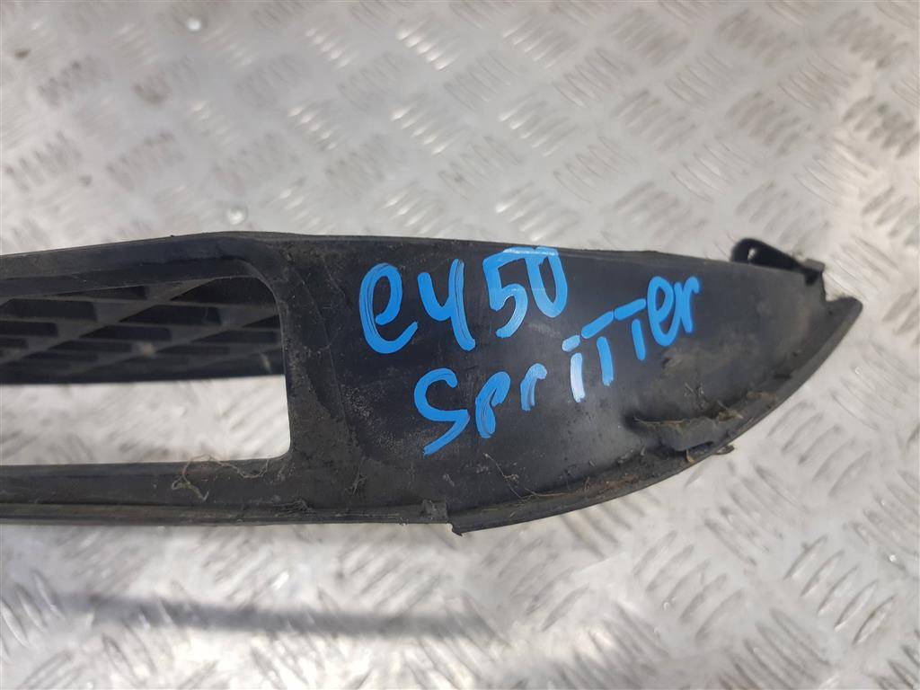 решетка бампера MERCEDES-BENZ Sprinter  A9068850053, 1320 рублей, Москва