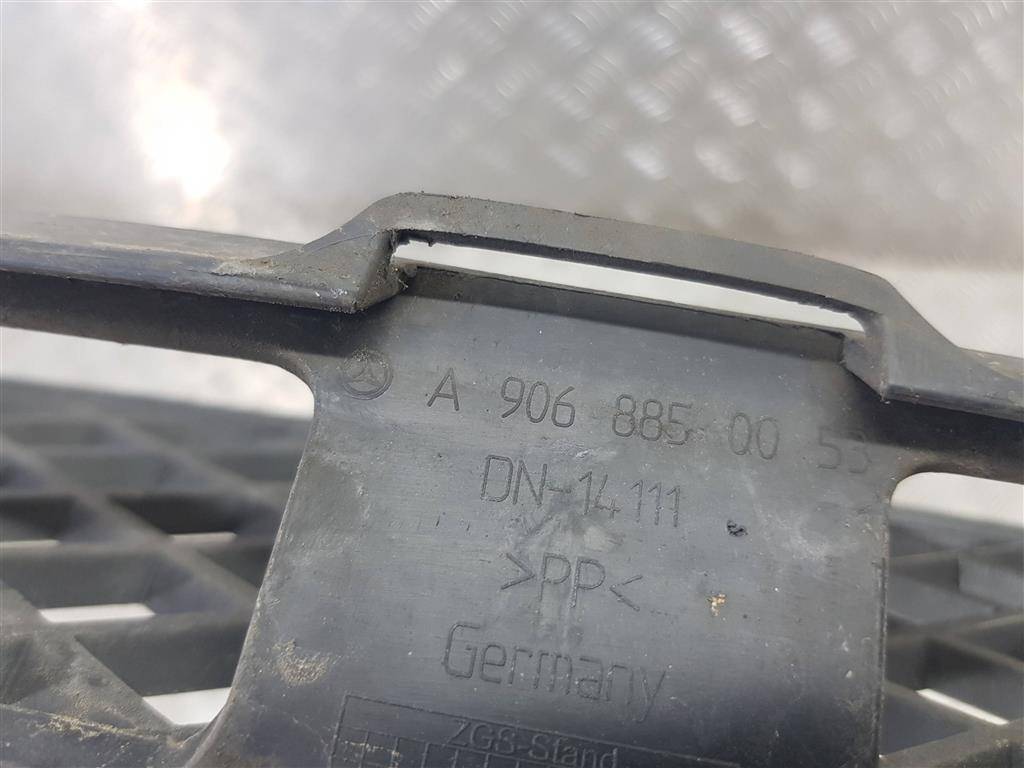 решетка бампера MERCEDES-BENZ Sprinter  A9068850053, 1320 рублей, Москва
