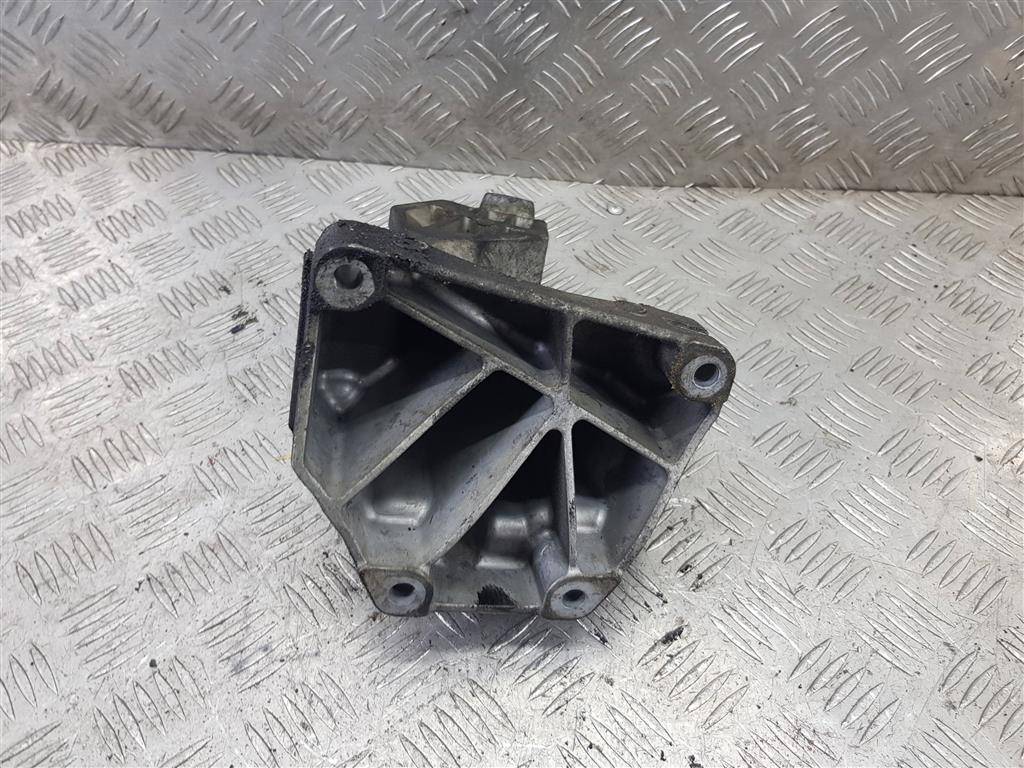 кронштейн двигателя (двс) MERCEDES-BENZ Sprinter  A6512231704, 1320 рублей, Москва