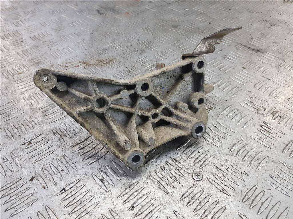 кронштейн коллектора MERCEDES-BENZ Vito  A6510940039, 750 рублей, Москва