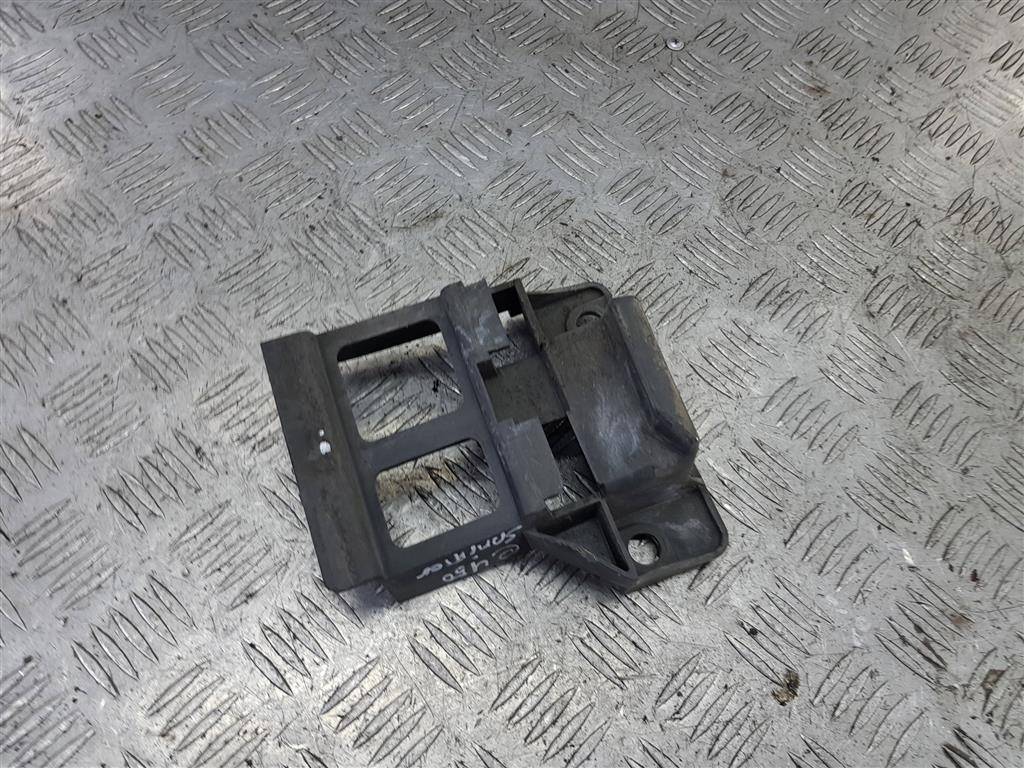 кронштейн бампера MERCEDES-BENZ Sprinter  A9068850263, 750 рублей, Москва