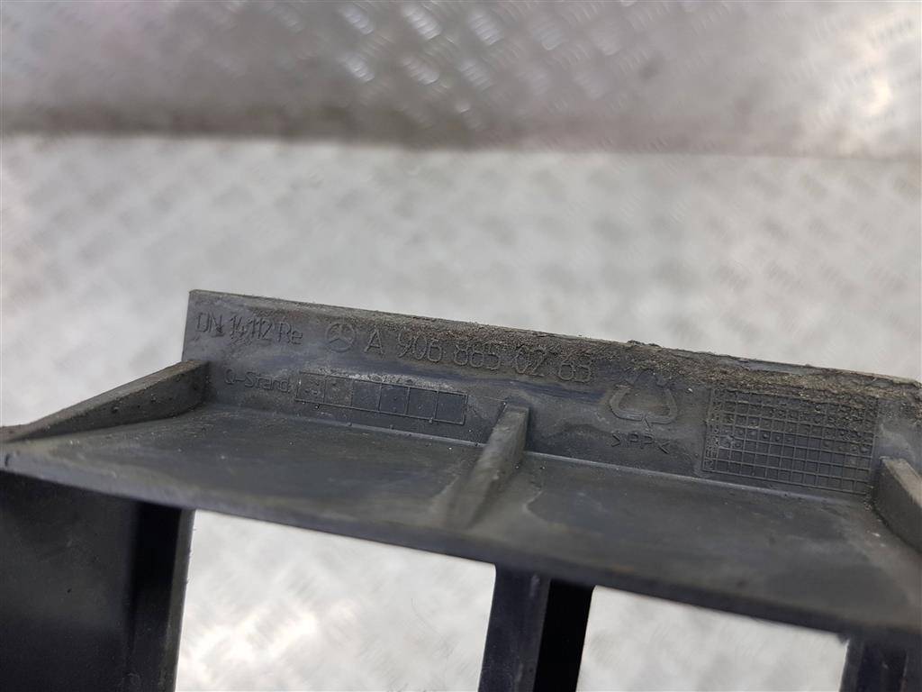 кронштейн бампера MERCEDES-BENZ Sprinter  A9068850263, 750 рублей, Москва