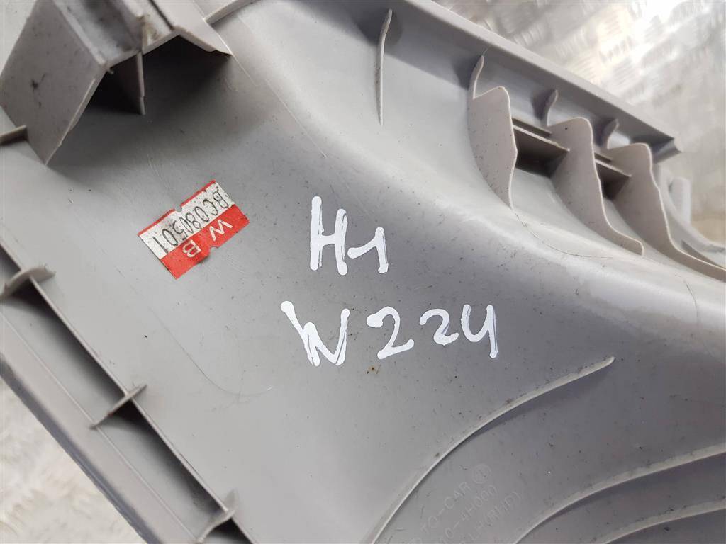 накладка лобового стекла Hyundai Grand Starex  858104H000, 980 рублей, Москва