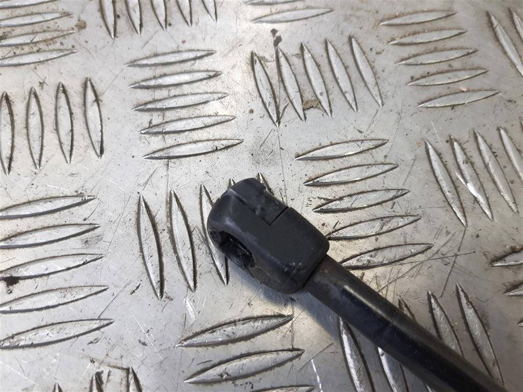 амортизатор крышки багажника Hyundai Grand Starex  817804H020, 980 рублей, Москва