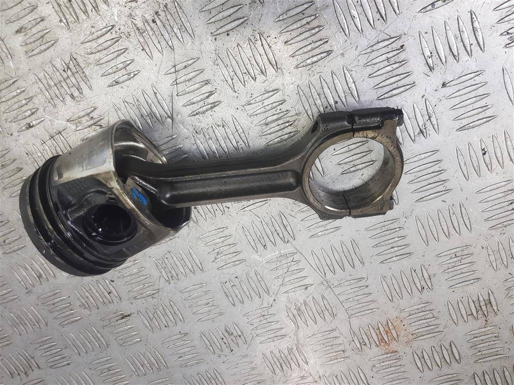 поршень Renault Master  120A17400R, 12130 рублей, Москва