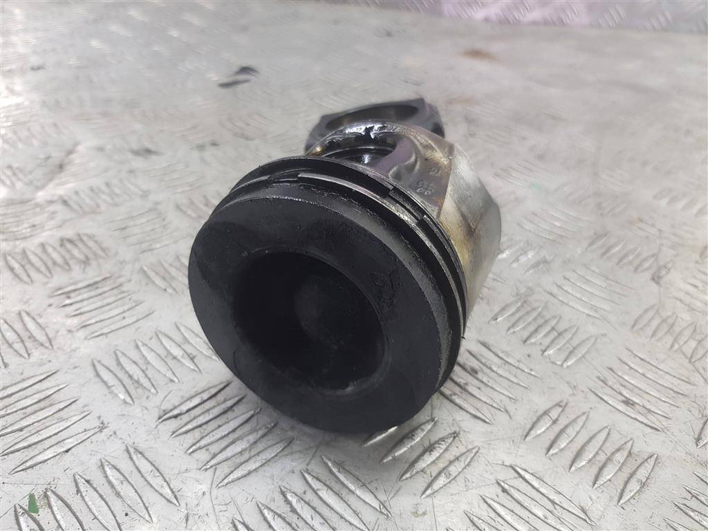 поршень Renault Master  120A17400R, 12130 рублей, Москва