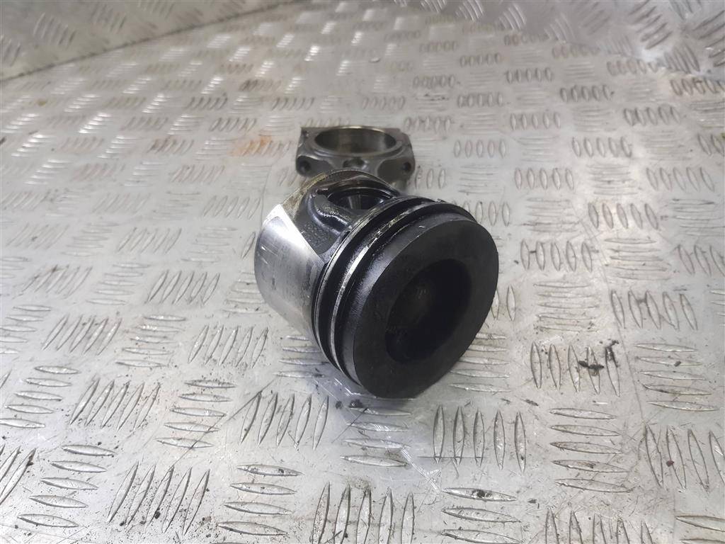 поршень Renault Master  120A17400R, 12130 рублей, Москва