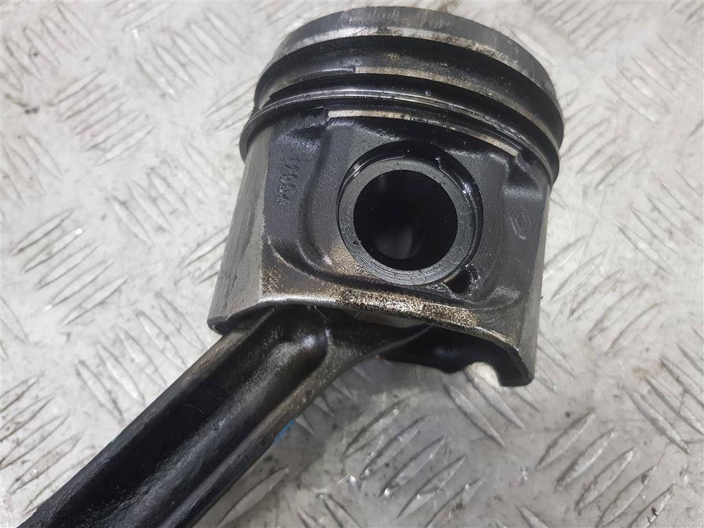 поршень Renault Master  120A17400R, 12130 рублей, Москва