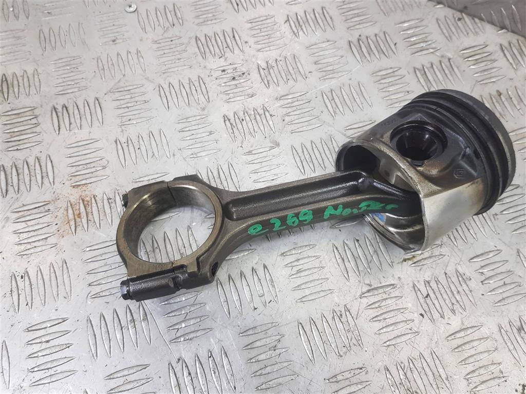 поршень Renault Master  120A17400R, 12130 рублей, Москва