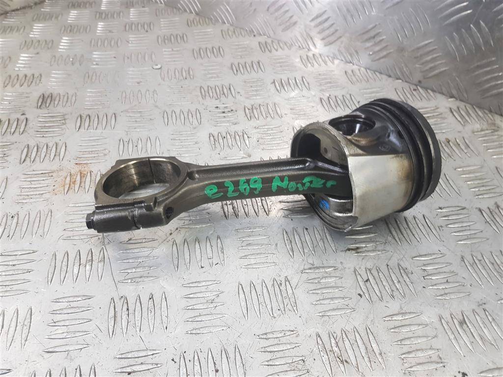 поршень Renault Master  120A17400R, 12130 рублей, Москва