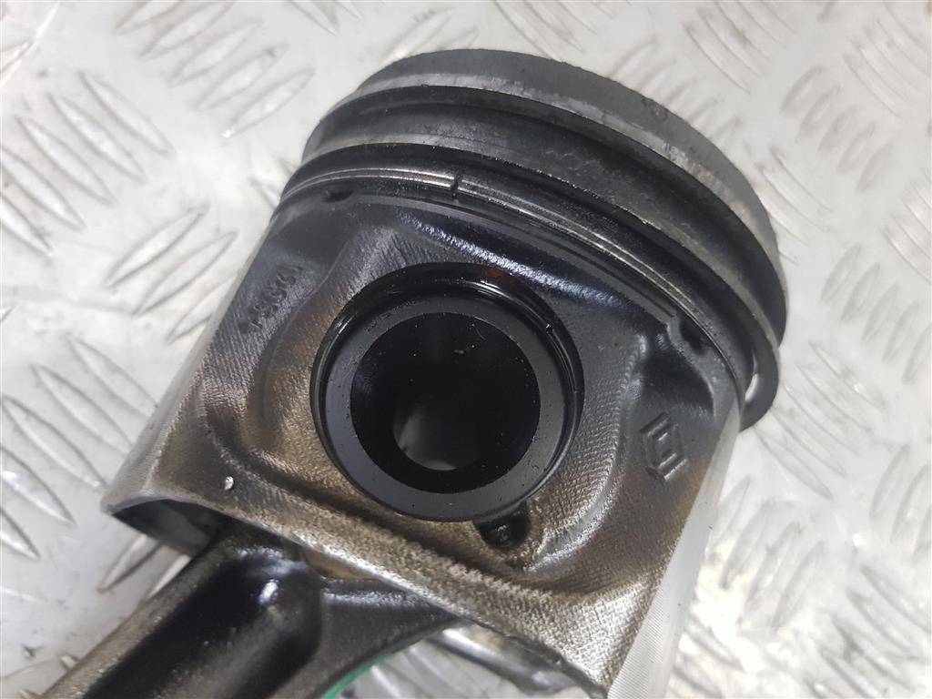 поршень Renault Master  120A17400R, 12130 рублей, Москва