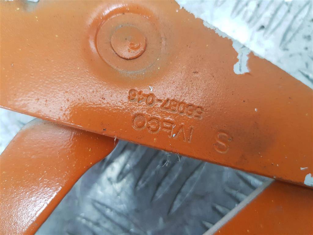 петля капота Iveco Daily  504058771, 630 рублей, Москва