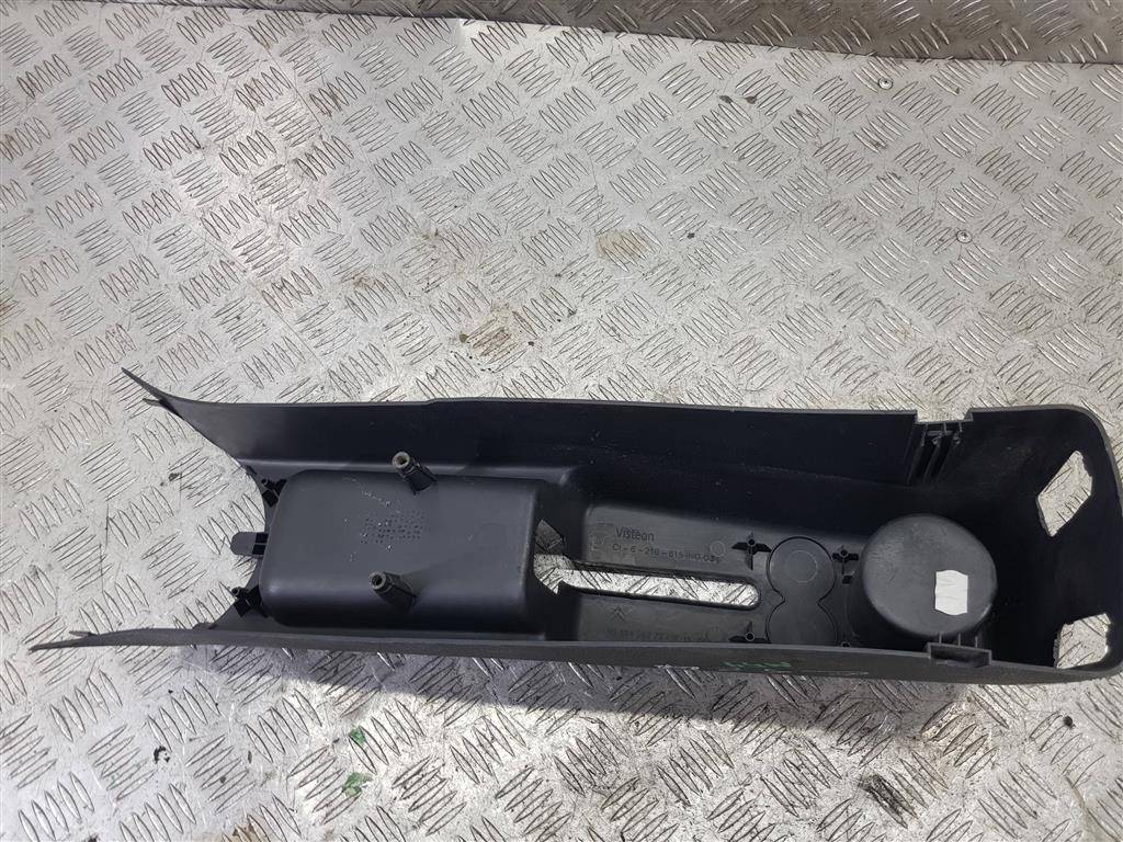 консоль центральная Peugeot Partner  9645156277, 980 рублей, Москва