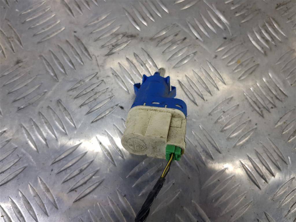 датчик включения стоп-сигнала FORD Tourneo Connect  4832219, 520 рублей, Москва