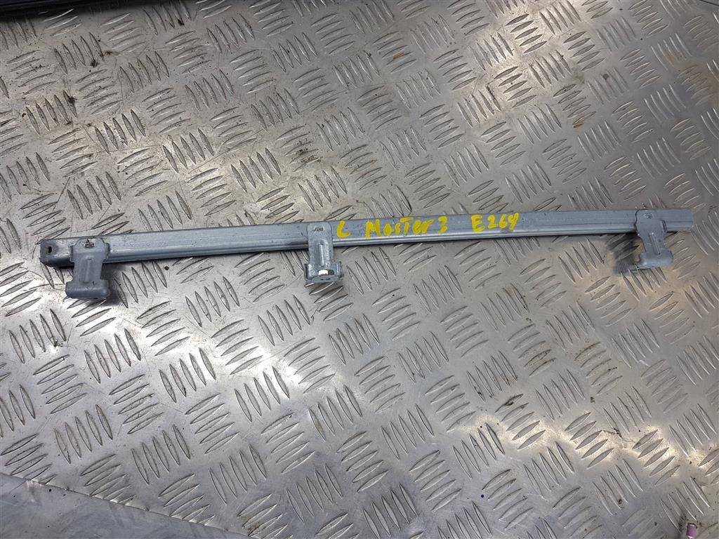направляющая стекла двери Renault Master  8200683409, 1550 рублей, Москва