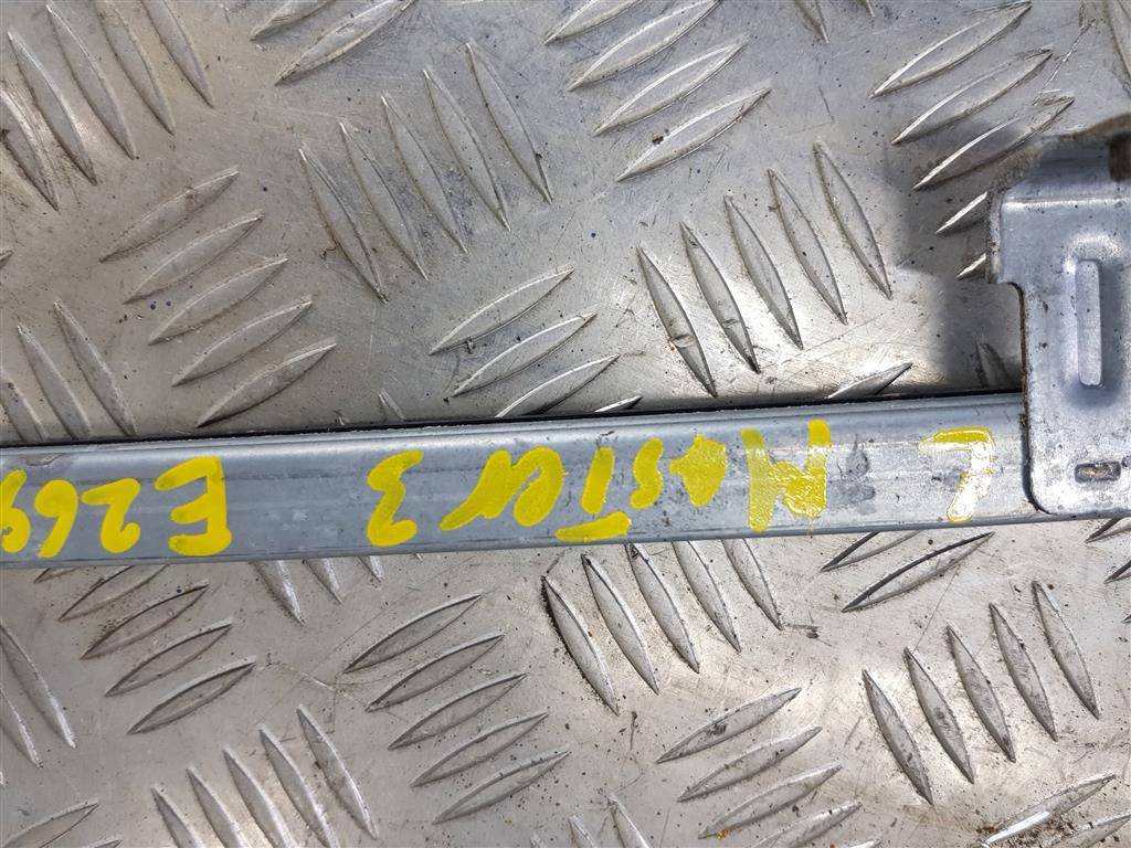 направляющая стекла двери Renault Master  8200683409, 1550 рублей, Москва