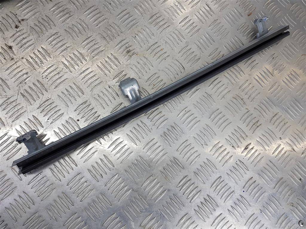 направляющая стекла двери Renault Master  8200683409, 1550 рублей, Москва