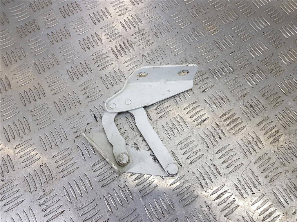 петля капота Iveco Daily  504058771, 630 рублей, Москва