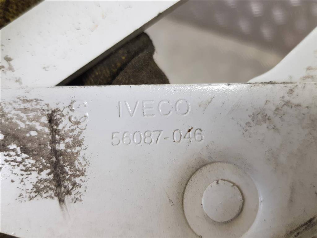 петля капота Iveco Daily  504058771, 630 рублей, Москва