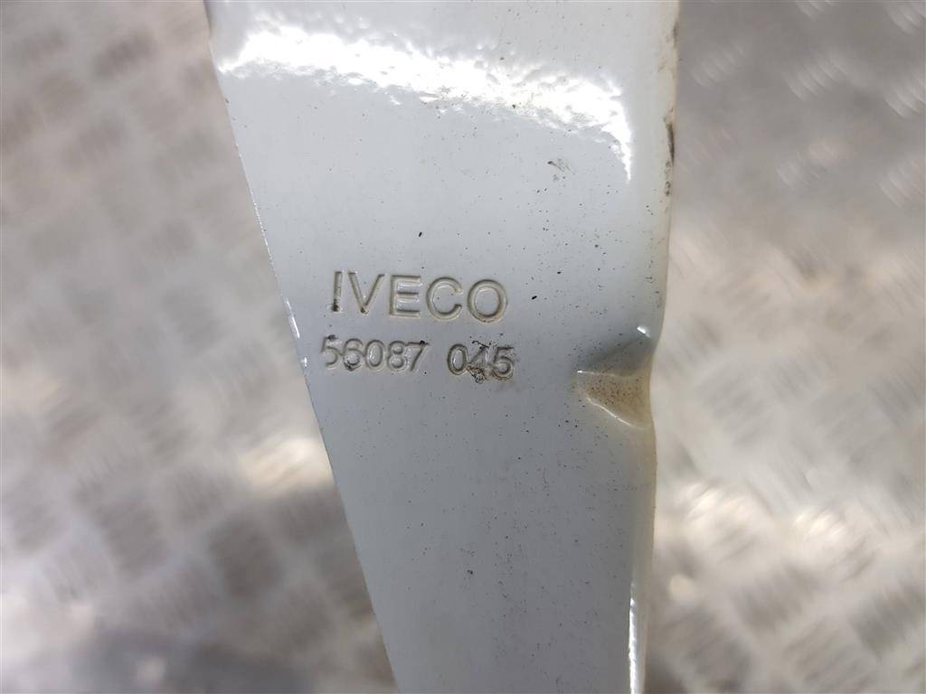 петля капота Iveco Daily  504058770, 630 рублей, Москва