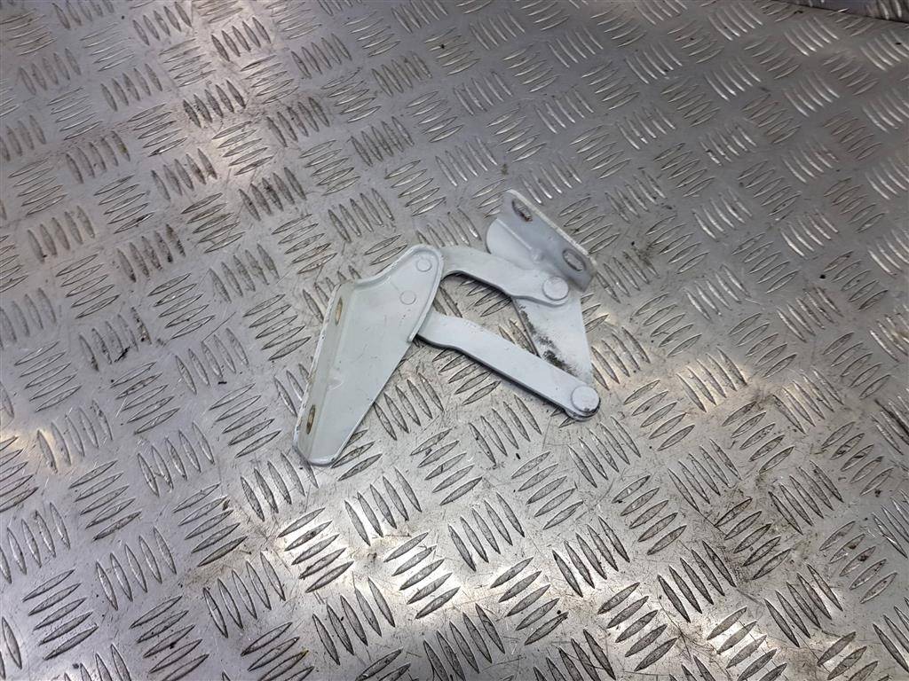 петля капота Iveco Daily  504058770, 630 рублей, Москва