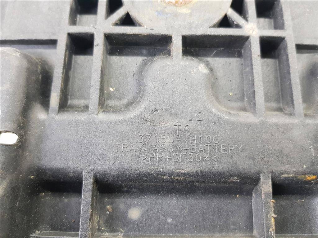 подставка под аккумулятор Hyundai Grand Starex  371504H100, 980 рублей, Москва