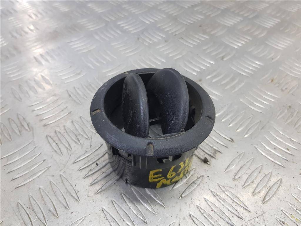 решетка воздуховода Renault Master  687606360R, 980 рублей, Москва