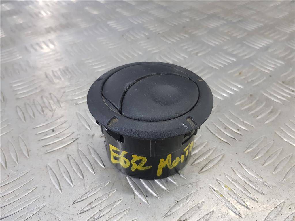 решетка воздуховода Renault Master  687606360R, 980 рублей, Москва