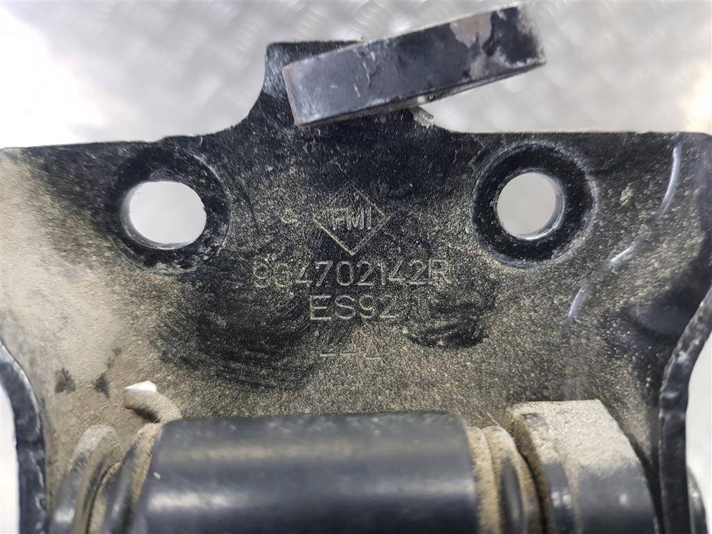 ограничитель двери распашной Renault Master  904708189R, 1320 рублей, Москва