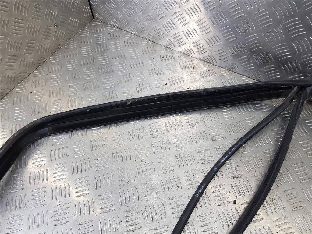 уплотнитель стекла FORD Transit  2042177, 5810 рублей, Москва
