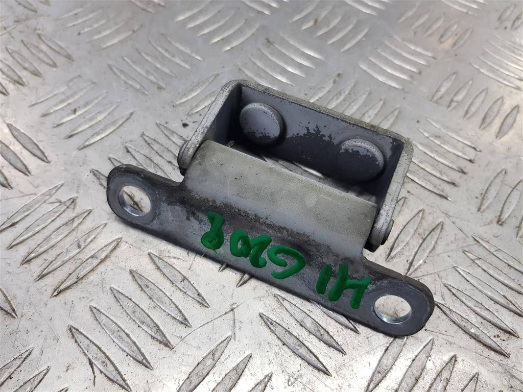 петля крышки багажника Hyundai Grand Starex  797104D000, 750 рублей, Москва