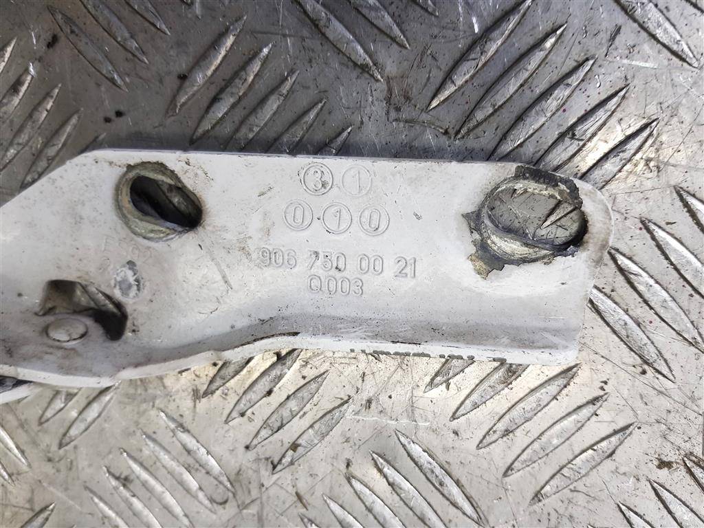 петля капота Volkswagen Crafter  A9067500021, 1550 рублей, Москва