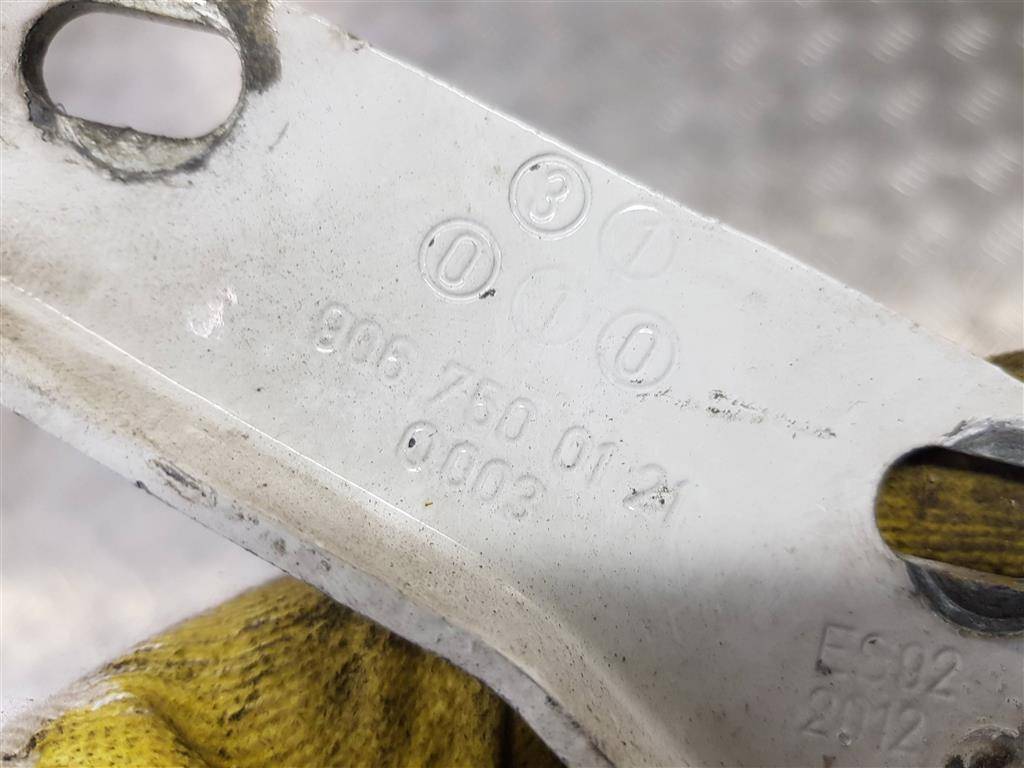 петля капота Volkswagen Crafter  A9067500121, 1550 рублей, Москва