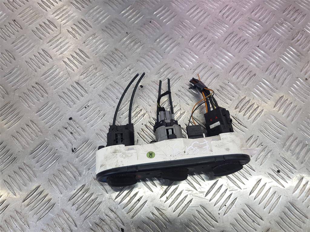 блок управления печкой FORD Tourneo Connect  5225337, 2930 рублей, Москва