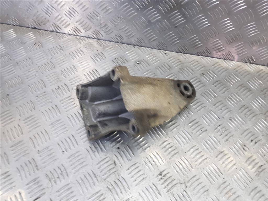 кронштейн двигателя (двс) FORD Transit  1818057, 5580 рублей, Москва