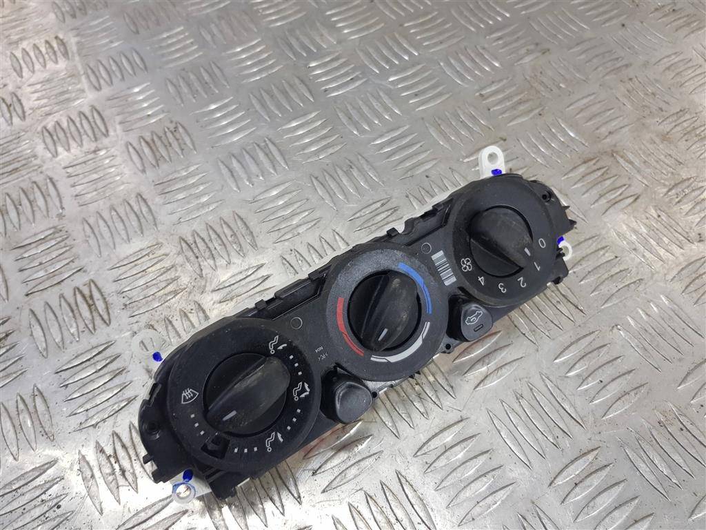 блок управления печкой FORD Transit  1843005, 3850 рублей, Москва