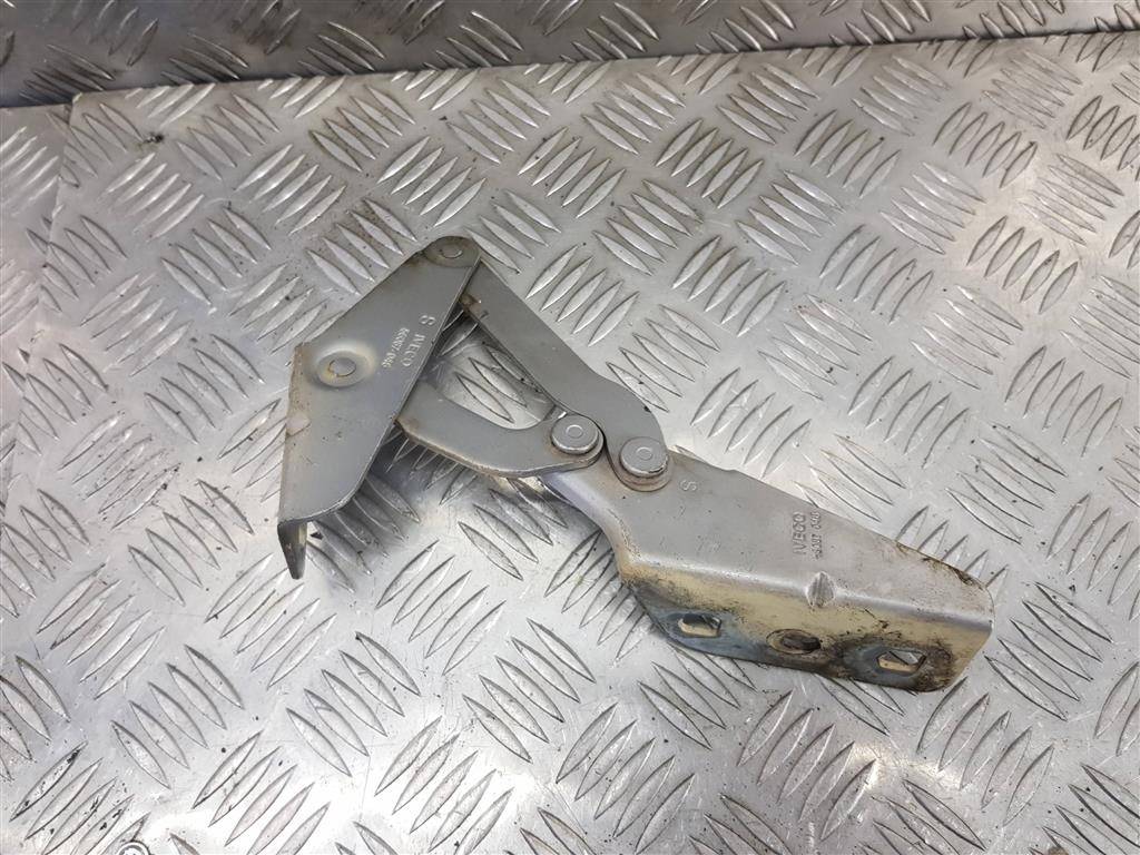 петля капота Iveco Daily  504058771, 630 рублей, Москва