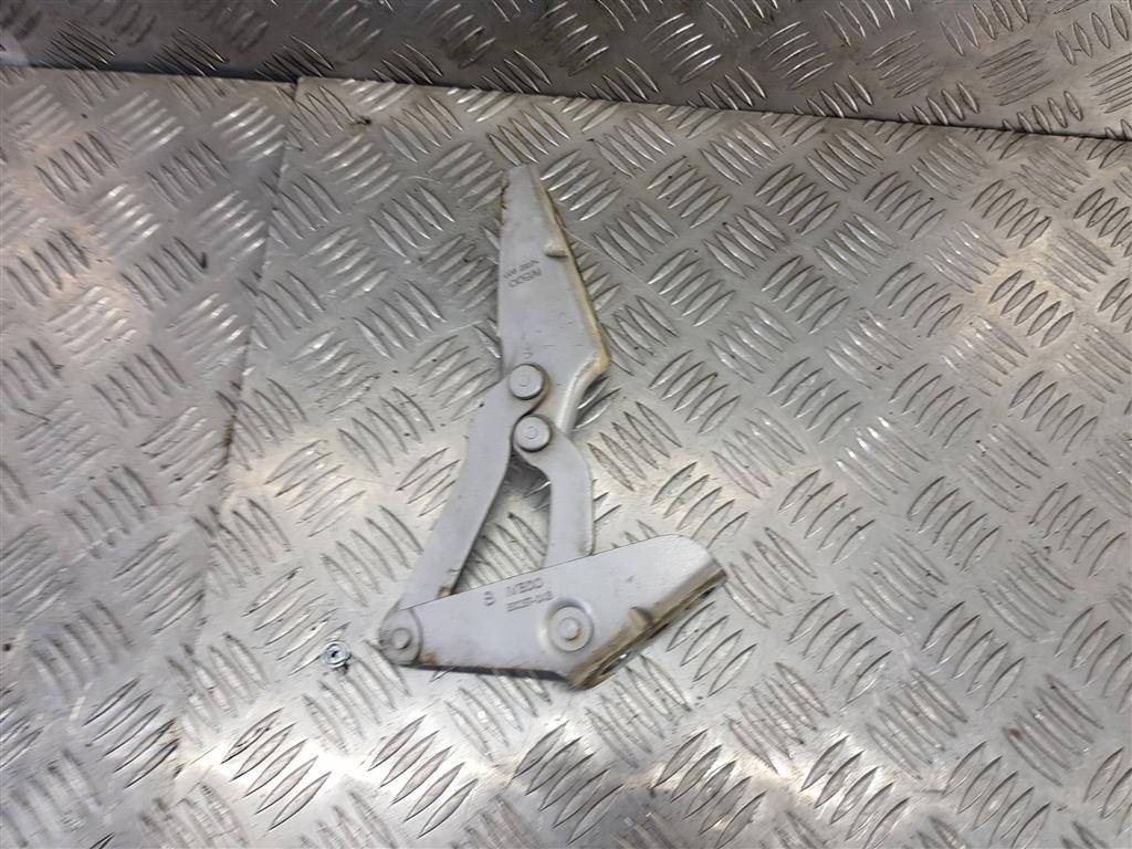 петля капота Iveco Daily  504058771, 630 рублей, Москва