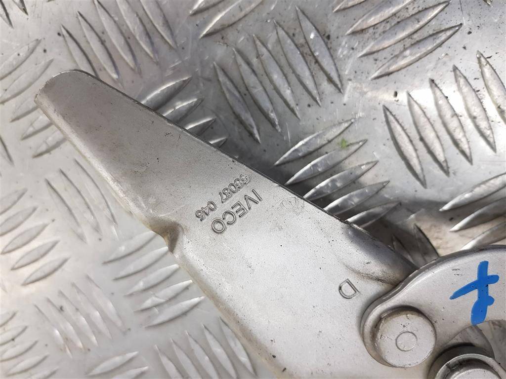 петля капота Iveco Daily  504058770, 630 рублей, Москва