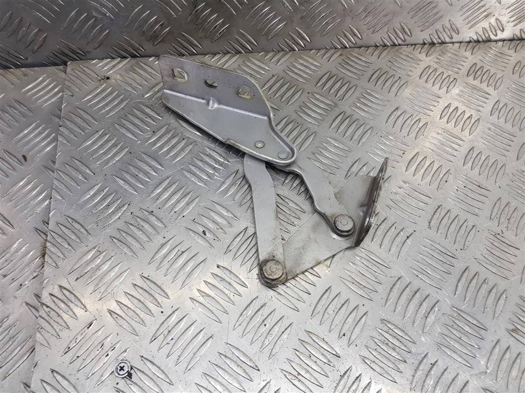 петля капота Iveco Daily  504058770, 630 рублей, Москва