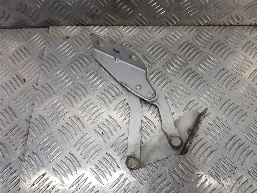 петля капота Iveco Daily  504058770, 630 рублей, Москва