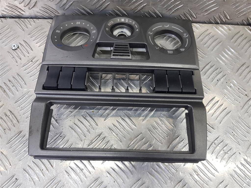 накладка торпедо Iveco Daily  5801476416, 7070 рублей, Москва