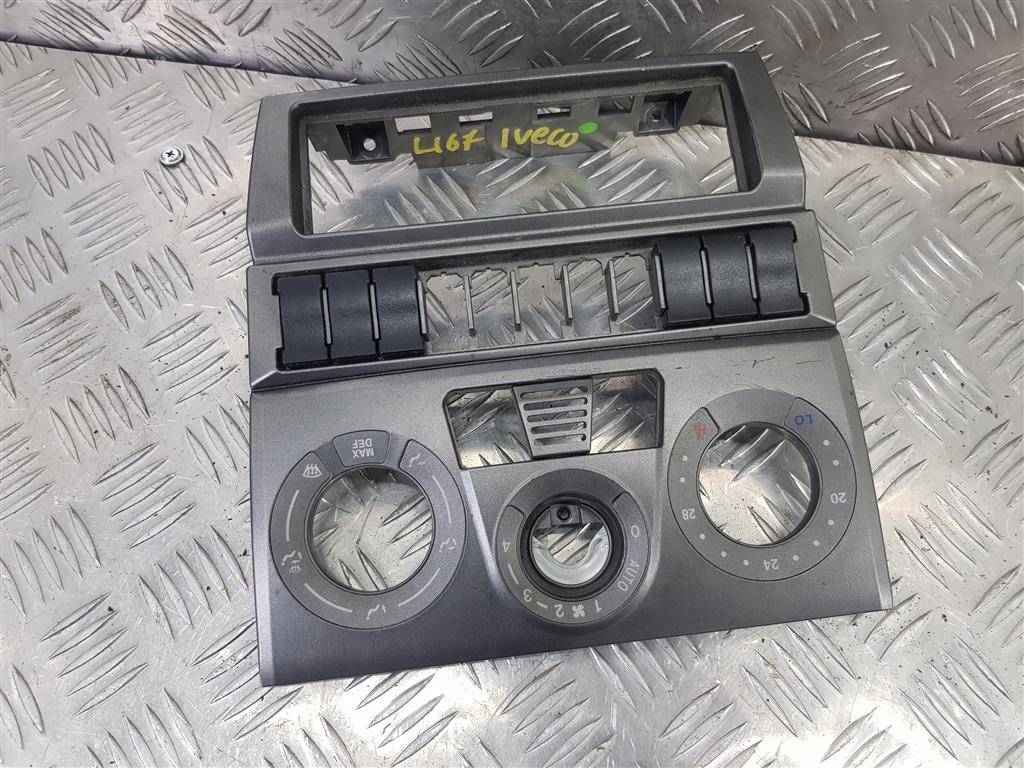 накладка торпедо Iveco Daily  5801476416, 7070 рублей, Москва